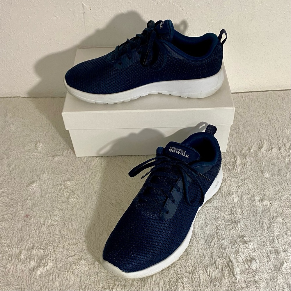 Skechers Go Walk Joy Upturn Lace Up Sneakers Women’s Size 7 Navy Blue